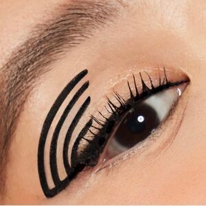 Item Beauty by Addison Rae Lucky Line Waterproof Gel Eyeliner Pencil Black | NEW